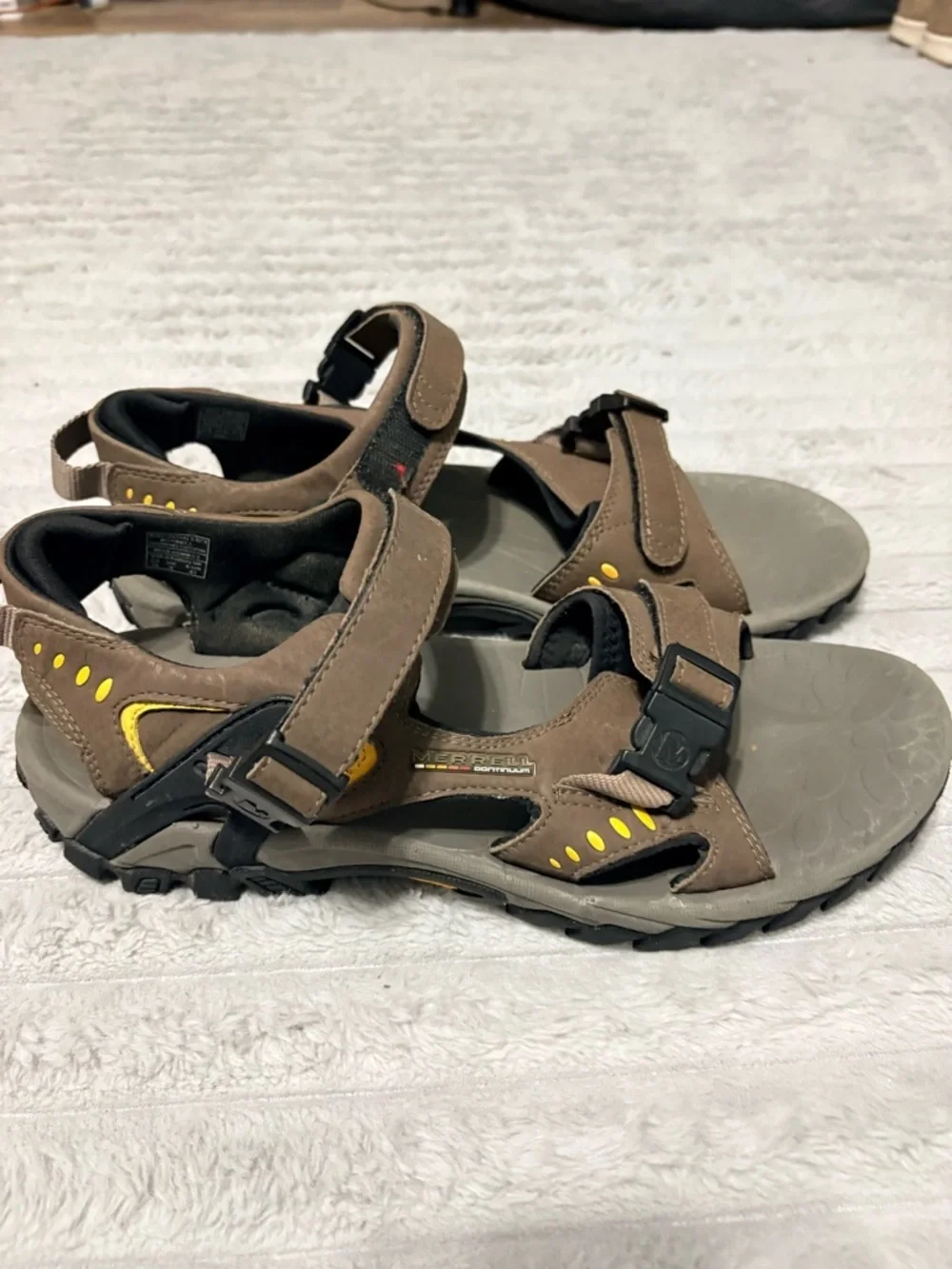 Merrell Hiking Sandals Men’s 10 Brown Yellow Vibram Outdoor Trail Sport